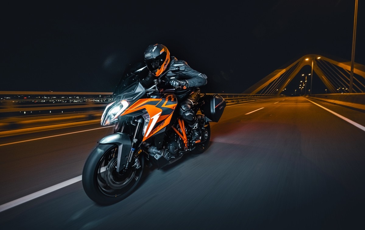 KTM 1290 Super Duke GT: arriva la 2022!